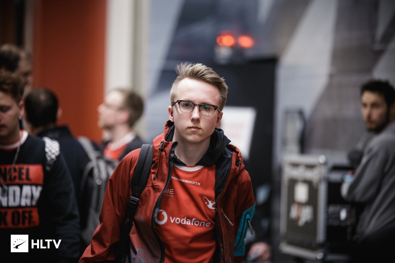 备付金比例