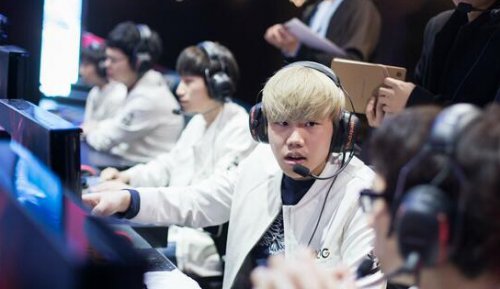 Heroic 首先进入 PGL Masters 布加勒斯特 2025 季后赛，NiP 退出比赛
